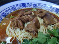 -渝之汇牛肉豌杂面
