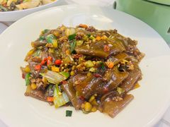 -阿瓦山寨·湘菜现炒·剁椒鱼头王(咸阳总店)