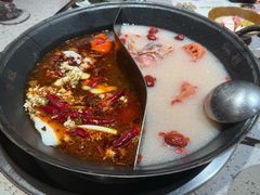 骨汤鸳鸯锅-鸿姐老火锅·传统炒料(上海旗舰店)