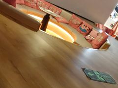 -涨巢·潮玩水疗局