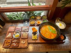 -银米·云南传统过桥米线(双廊黑金冠店)