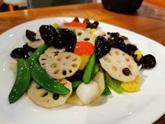 -巴扎美食·新疆菜·西域歌舞表演餐厅(新疆大厦店)