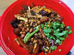 -愉肴麻辣香锅(中山路店)