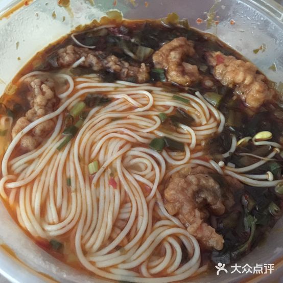招牌酥肉砂锅米线