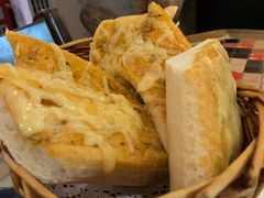 芝士蒜蓉面包-申德勒加油站西餐厅(日坛路总店)