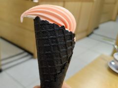 冰淇淋蛋筒-邹开喜·炭炉鸡煲·海鲜火锅(虹口足球场店)