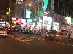 -六合夜市