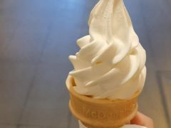圆筒冰淇林-麦当劳(中唱大厦店)
