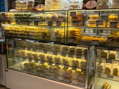 面包甜点陈列柜-白玉兰食品甜凤店(合生汇店)