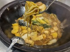 -粘豆包柴火铁锅炖