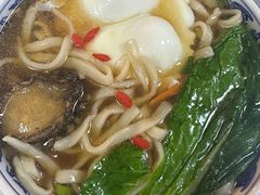 -经典老菜坊·开封灌汤包(火车站店)