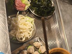 -鹿鸣山草本茶香火锅(园西路店)