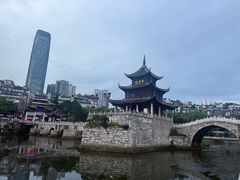-包整·丝娃娃(甲秀楼景观店)