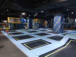 -反弹蹦床公园·亲子乐园·团建·派对(青岛融创茂店)