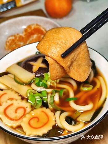 今天又发现一个口味惊艳的泡面，湾仔岛日式坚鱼乌冬面