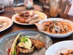 -ROAST coffee & eatery