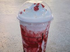 草莓轻乳酪星冰乐-星巴克(北京三里屯SOHO一店)