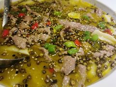 酸笋泉水滑牛肉-吕氏疙瘩汤·海鲜新鲁菜(凯德mall新都心店)