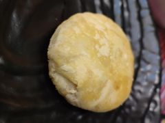 云南现烤鲜花饼-香巴拉云南餐厅(华莱坞店)