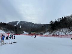 -亚布力新体委滑雪场