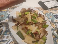 -云海肴·汽锅鸡·云南菜(天山百盛优客店)