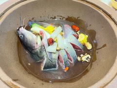 -鲜念蒸汽石锅鱼(红山6979店)