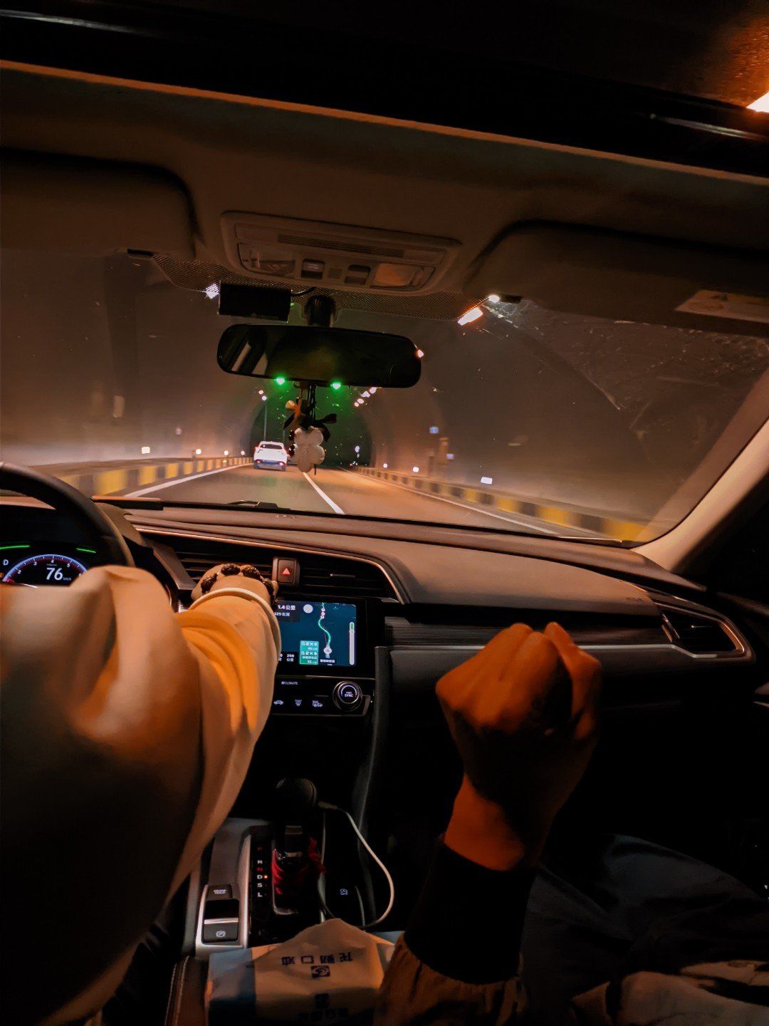 夜晚驾车的快乐时光