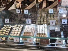 -VENCHI 闻绮(北京国贸商城店)