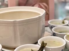 泥猛芫茜豆腐汤-庭苑美食中心·陈皮烧鹅·海鲜(台山店)