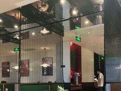 大堂-青年公社烤鸭(宝杨宝龙广场店)