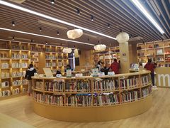 -漕河泾街道图书馆(漕河泾社区文化活动中心店)