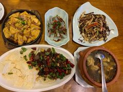 锅巴耗牛肉-小厨子私房菜·云南美食店