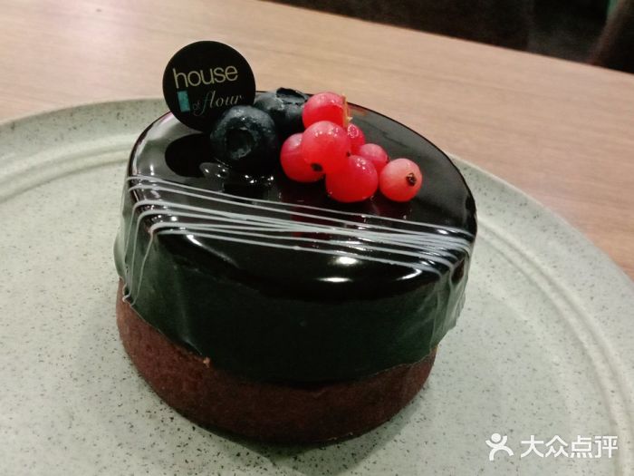 榖屋house of flour(张江首店)杏仁百利甜酒巧克力慕斯塔图片