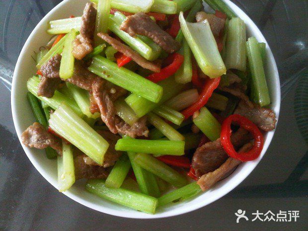 夏日必做家常小菜之鲜香芹菜炒猪肉