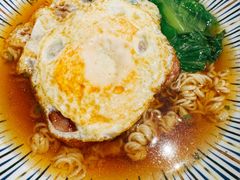 餐肉煎蛋出前一丁-龙记香港茶餐厅(久光百货店)