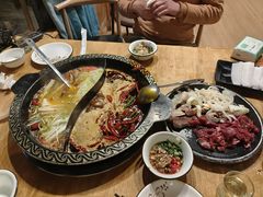 -小志家.鲜牦牛肉牛杂火锅野生菌汤锅
