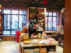 -新华书店(永安路店)