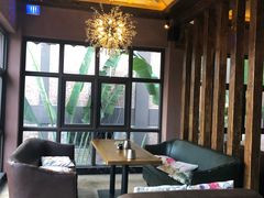 -拾光音乐餐酒吧(告庄星光夜市店)