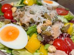 炭烤鸡肉芒果坚果沙拉-一沙一城·岩烤牛扒(深圳首店)
