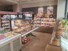 面包甜点陈列柜-巴黎贝甜·生日蛋糕(杭州文二路店)