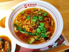 -呷佬·长沙手工米粉(金沙江路店)