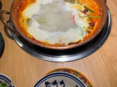 -洱火云南酸菜牛肉火锅(石景山当代商城店)