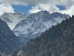 -亚拉雪山风景区