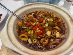 砂锅焗本地大海兔-品海楼·大连海胆锅贴馆(东港店)