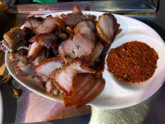 烤香猪拼盘-锅贴杨一手特色豆花烤鱼饭店(荔波美食街店)