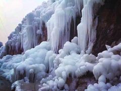 -大平台龙居瀑布旅游区