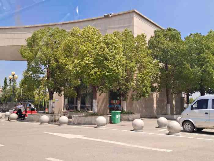 仙桃荣怀学校-"90 十二月大壮带你逛遍各大学校90 .