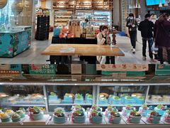 面包甜点陈列柜-罗莎蛋糕(魔法师司门口店)