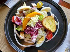 鸡肉蛋糖心蛋色拉-YUE·6·西式融合餐厅(外滩六号店)