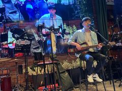 -胡桃里音乐餐厅(陶溪川店)(川湘赣菜·世界百大酒庄直供红酒·音乐表演)